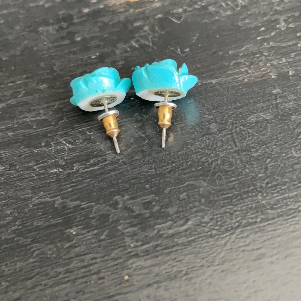 Rose Resin Stud Earrings in Turquoise EUC - Picture 2 of 4